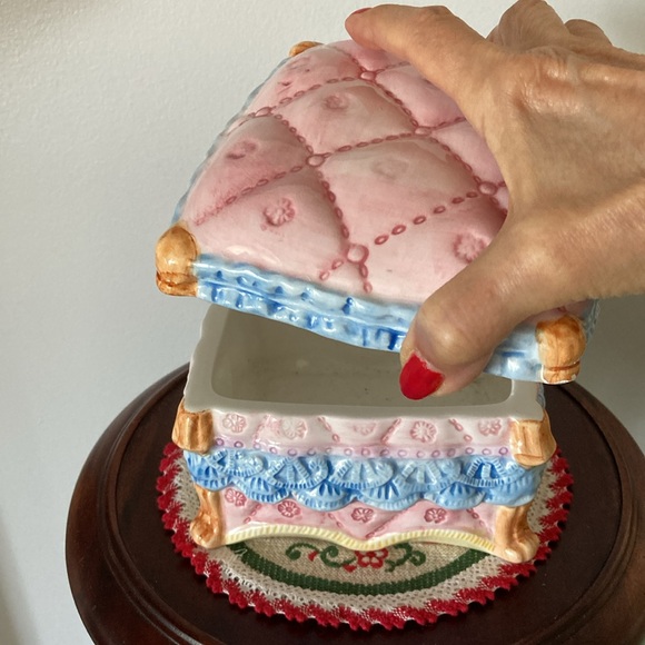 Vintage and rare ceramic square automann shaped jewelry box - Picture 3 of 6